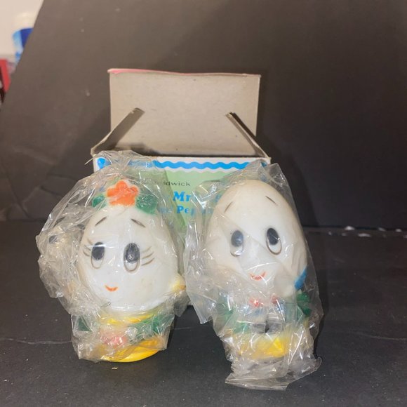 Rare Vintage Brand New Chadwick Miller 1960's Egg Salt And Pepper in Box - Picture 1 of 2